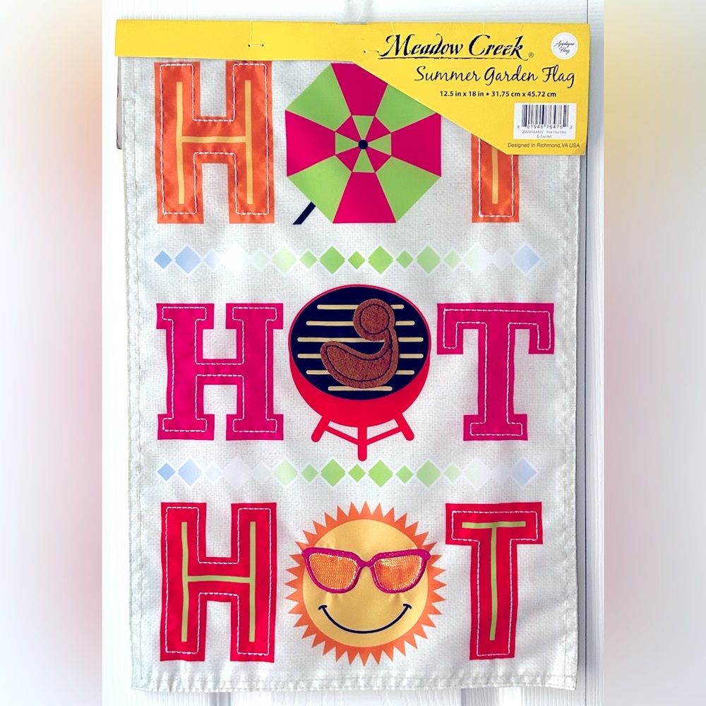 Meadow Creek Garden Flag - HOT HOT HOT - New with Tags!